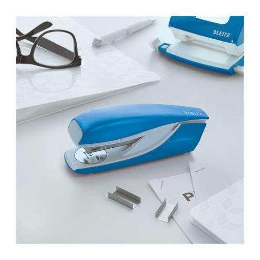 Tűzőgép, 24/6, 26/6, 30 lap, LEITZ "Nexxt Wow", kék