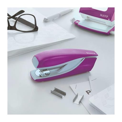 Tűzőgép, 24/6, 26/6, 30 lap, LEITZ "Nexxt Wow", lila