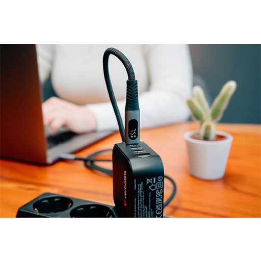 USB kábel, USB-C - USB-C, 1,2 m, 240W, teljesítménykijelzővel, VERBATIM