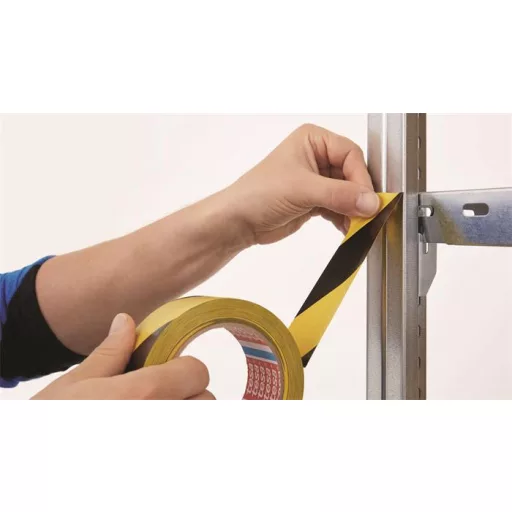 Jelölőszalag, 50 mm x 33 m, TESA "Professional Premium", fekete-sárga