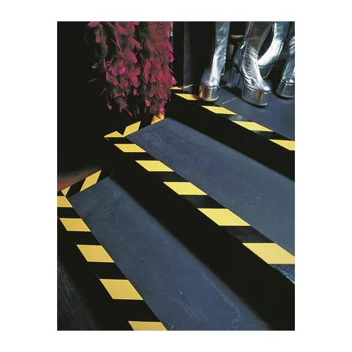 Jelölőszalag, 50 mm x 33 m, TESA "Professional Premium", fekete-sárga