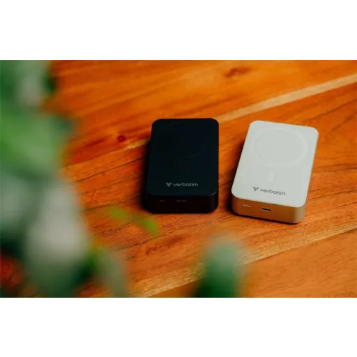 Power bank, külső akkumulátor, mágneses, 20.000mAh, kitámasztó, VERBATIM "Charge n Go Essentials", zöld
