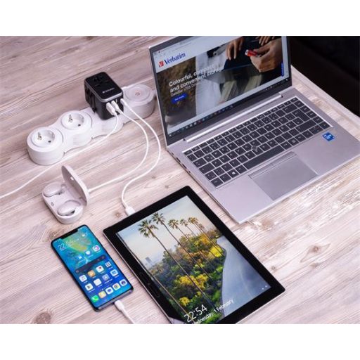 Utazóadapter, univerzális, USB-A(QC 3.0)/USB-C(PD61W)2xUSB, VERBATIM "UTA-04"