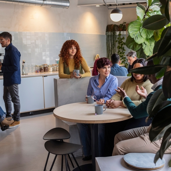 Beszélgetés a konyhában